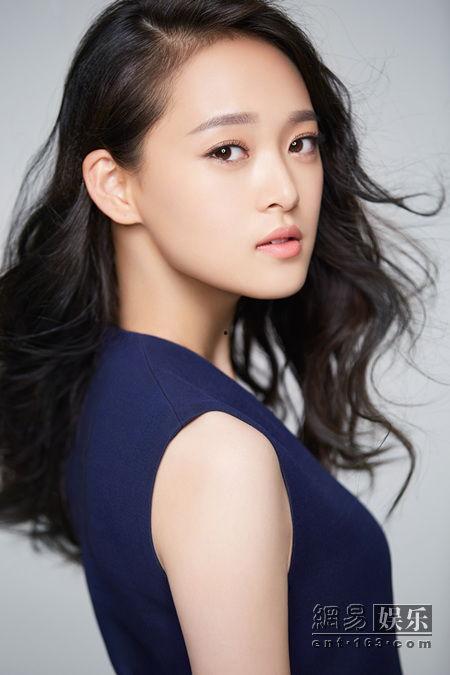 冯越个人资料,才华横溢的青年才俊，多领域成就斐然